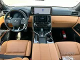 Lexus LX 700